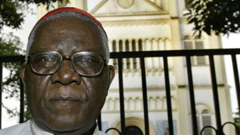 Cameroun: brièvement enlevé, le cardinal Tumi demande à Paul Biya de «déclarer l’amnistie»