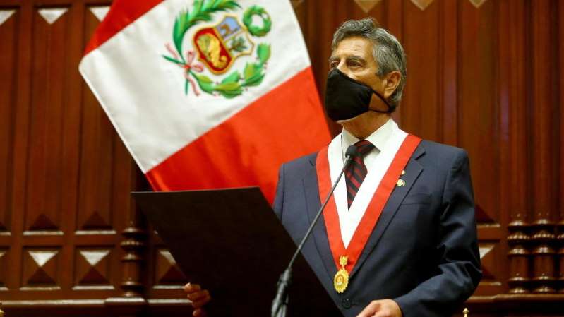 Au Pérou, Francisco Sagasti devient officiellement le nouveau président par intérim