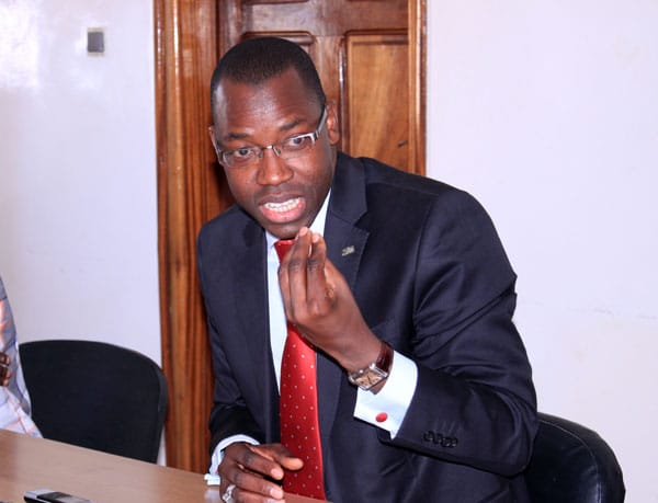 Yankhoba diattara confond l’hémicycle à un meeting politique….
