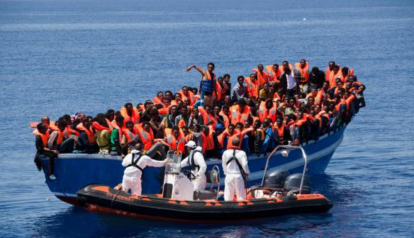 Migration irrégulière: Macky menace les  »passeurs »