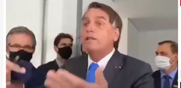 “La ferme! Vous êtes des salauds”: Bolsonaro perd son calme au sujet du masque