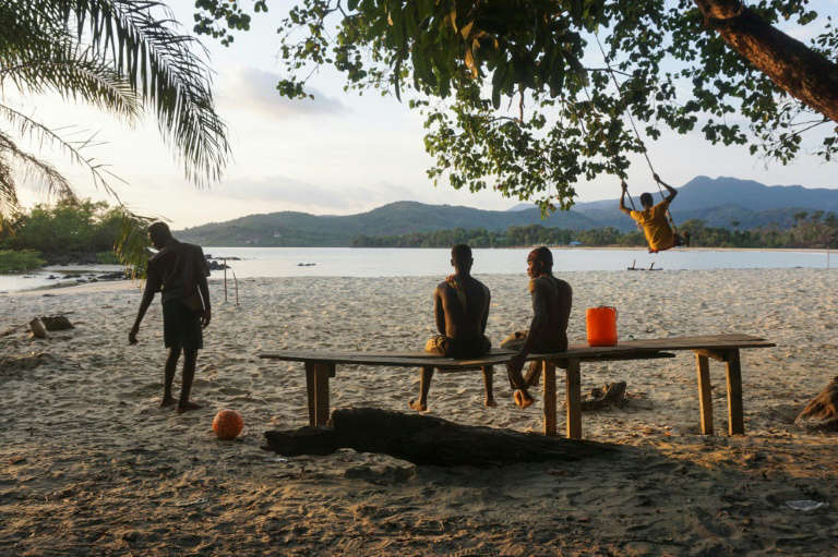 Sierra-Leone: un projet de port de pêche financé par la Chine fait des vagues