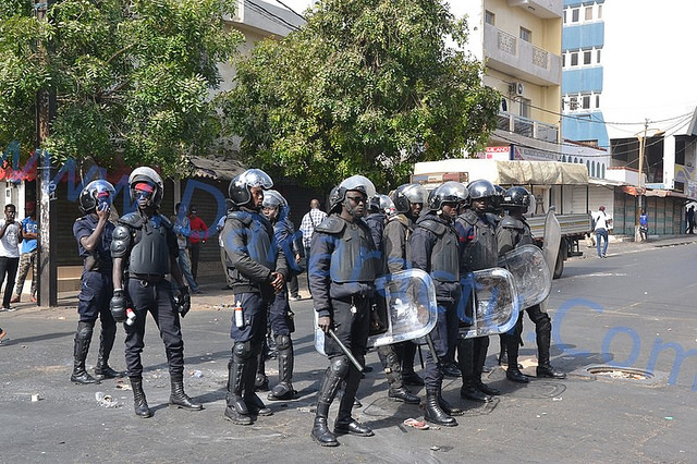 « Bavures policières » : De jeunes manifestants pour la libération de COD évacués à l’hôpital