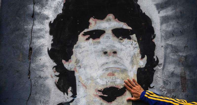 Légende, excès, gloire, … le podcast 100 % Maradona